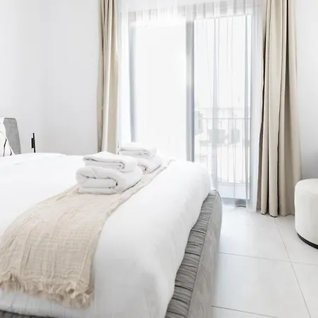 Oasis Park Apartment *